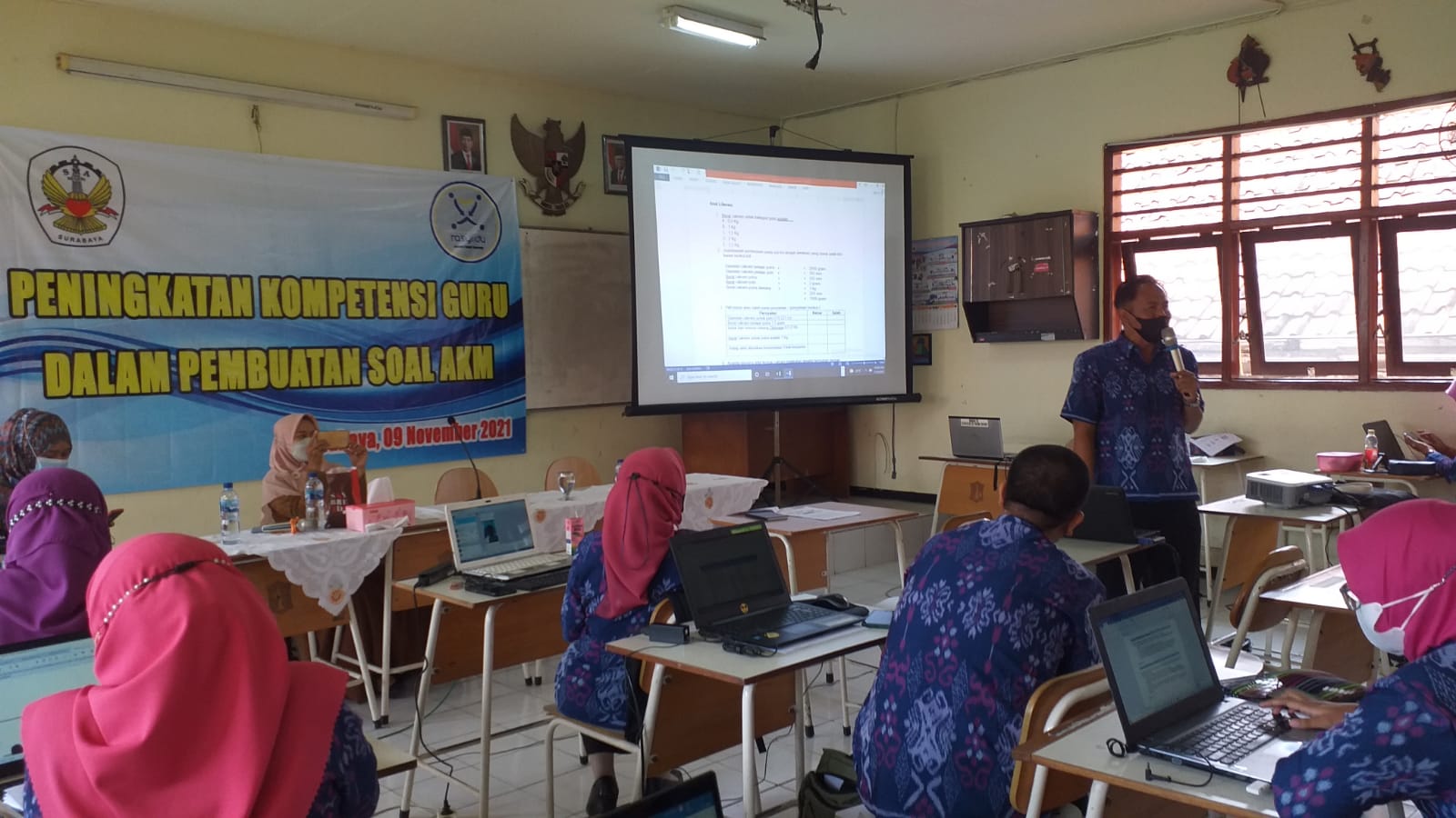PELATIHAN PENINGKATAN KOMPETENSI GURU