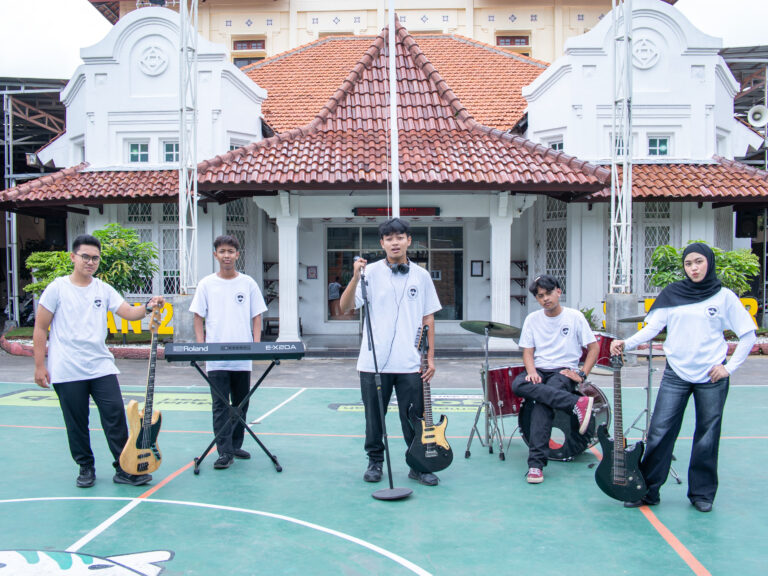 BAND