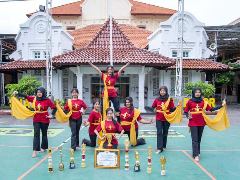 TARI TRADISIONAL