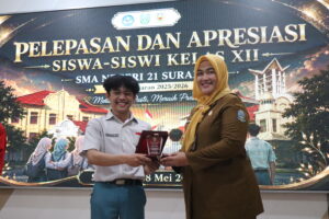 Pelepasan dan Apresiasi Kelas XII di Aula